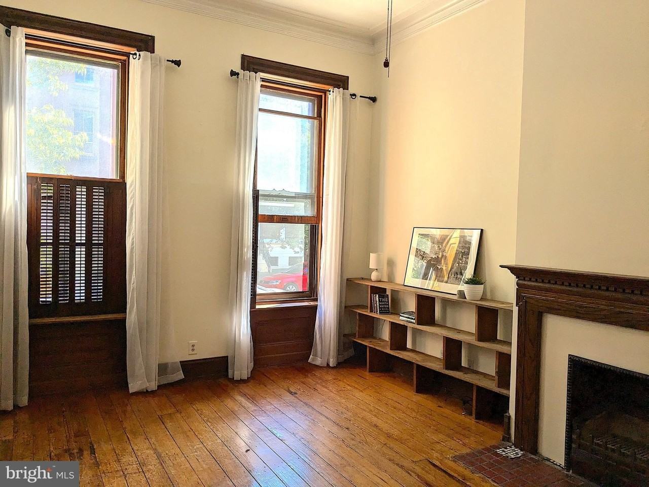 1713 Green St #2 - Photo 3 of 10