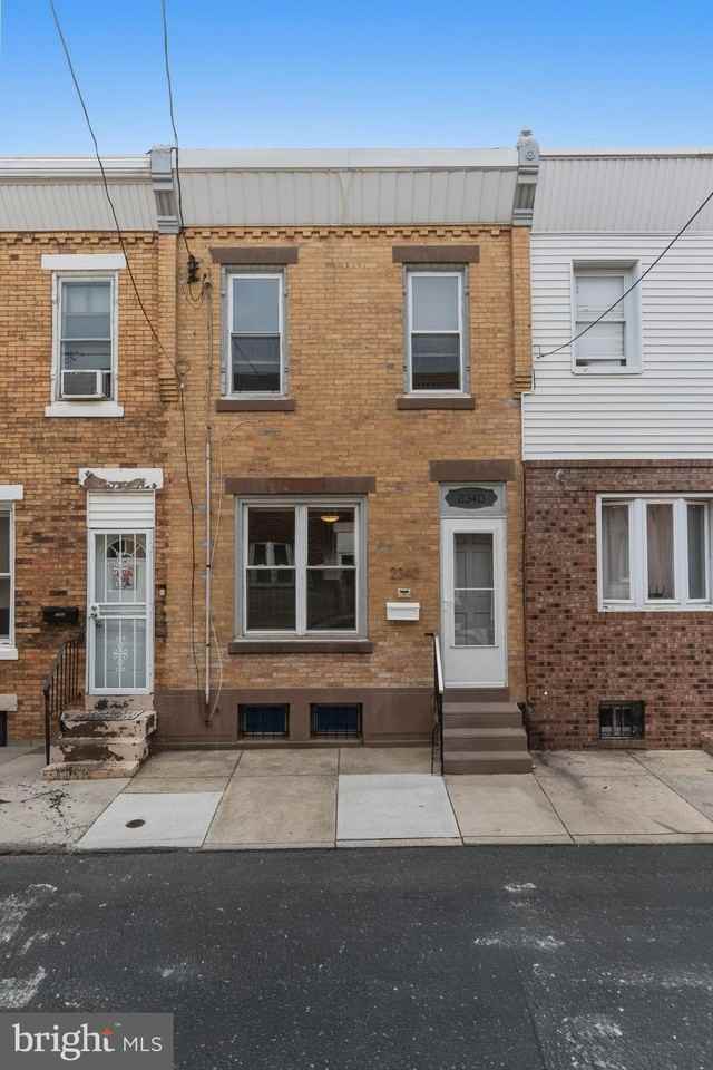 2340 S Hutchinson St - Photo 7 of 33