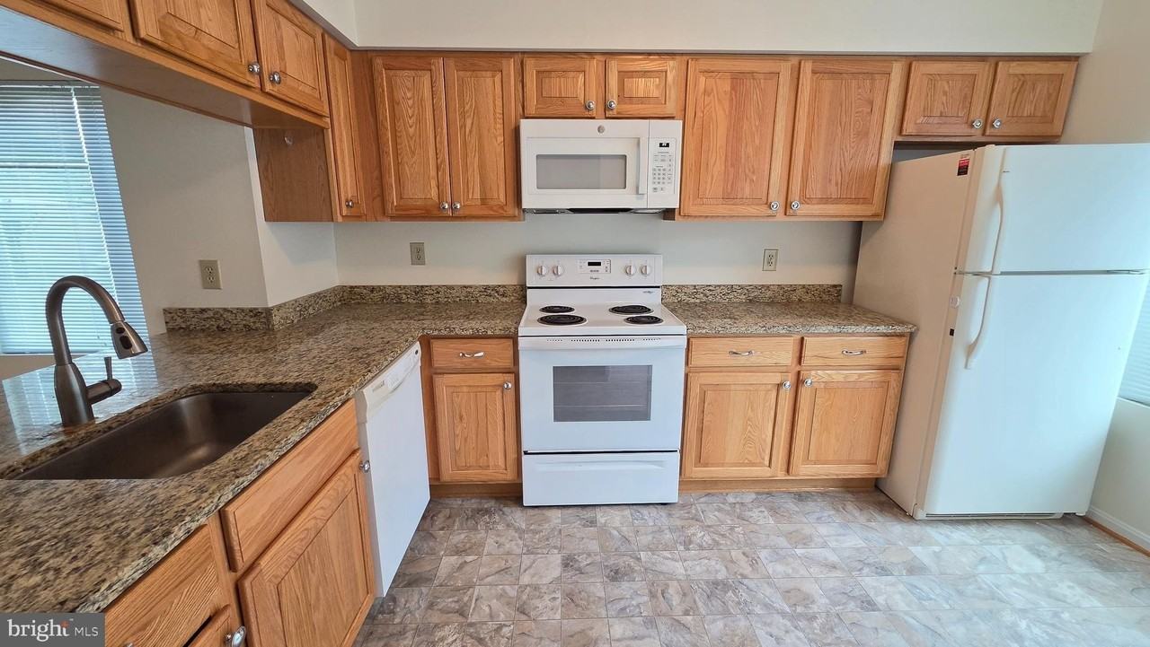 2030 6th St S - Photo 3 of 19
