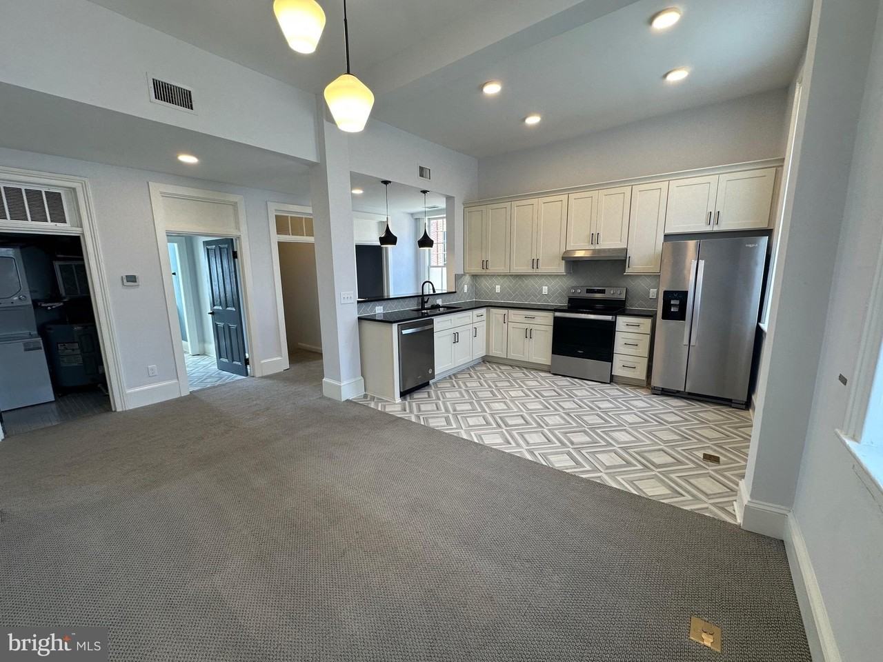 202 Hanover St #2D - Photo 2 of 8