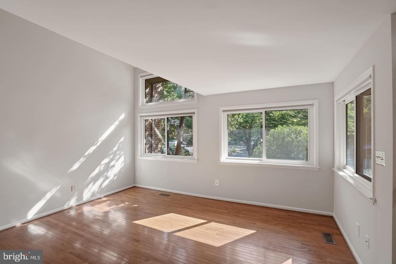 2050 Winged Foot Ct - Photo 4 of 14