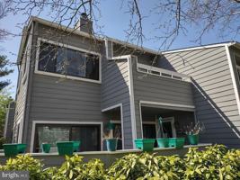 featured image of 11037B Villaridge Ct