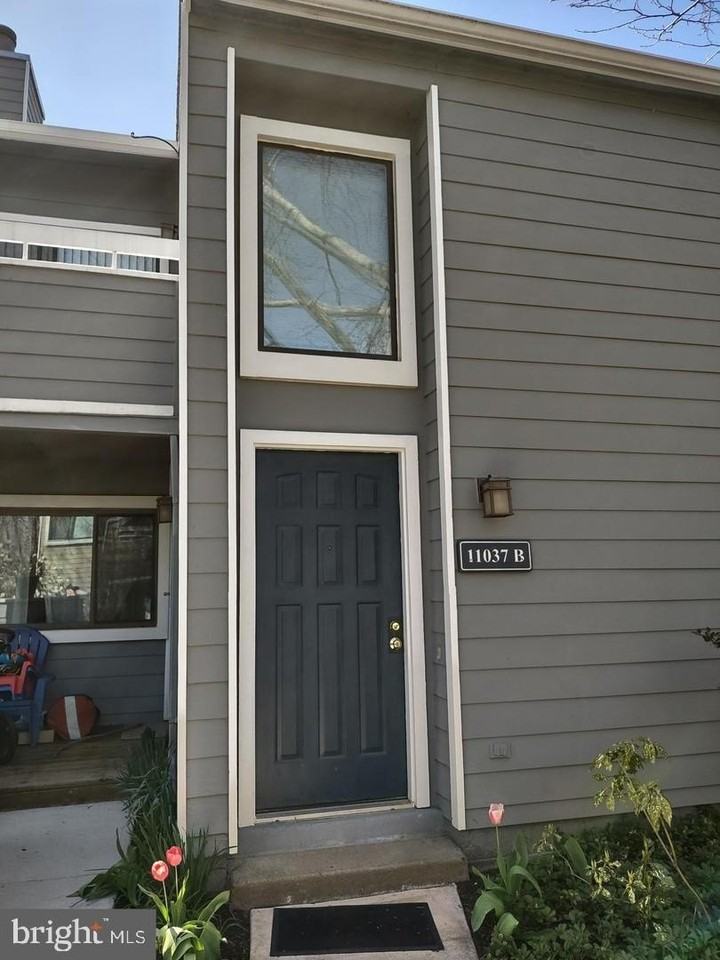 11037B Villaridge Ct - Photo 2 of 12