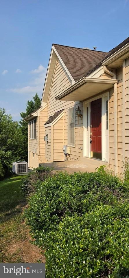 22862 Quante Sq - Photo 3 of 25