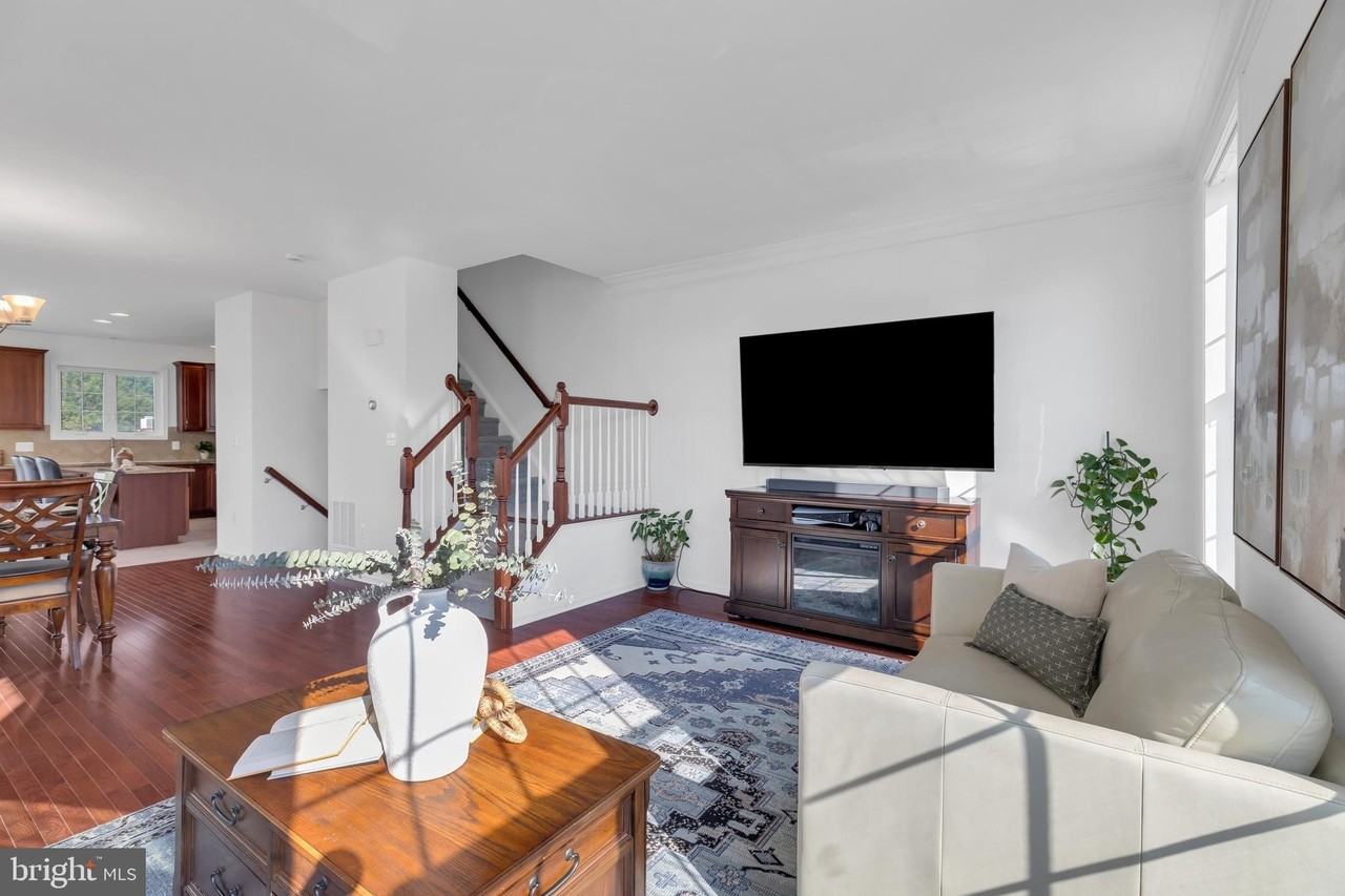 23149 Flora Mure Dr - Photo 3 of 47