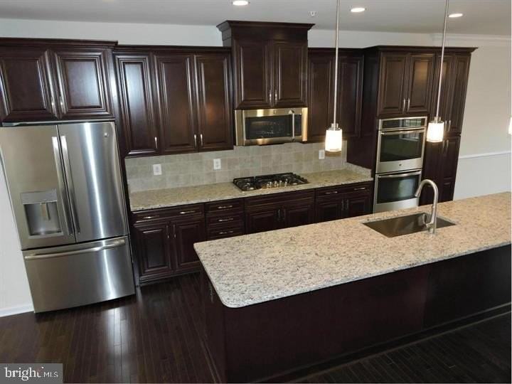 43112 India Wharf Sq - Photo 3 of 27
