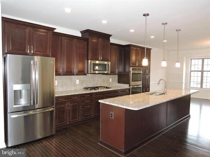43112 India Wharf Sq - Photo 4 of 27