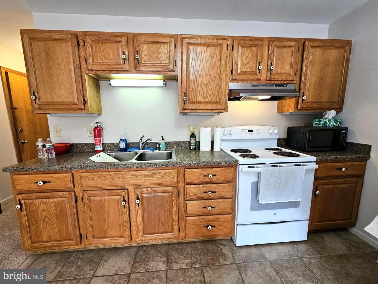 21 Fairfax St #B - Photo 2 of 7