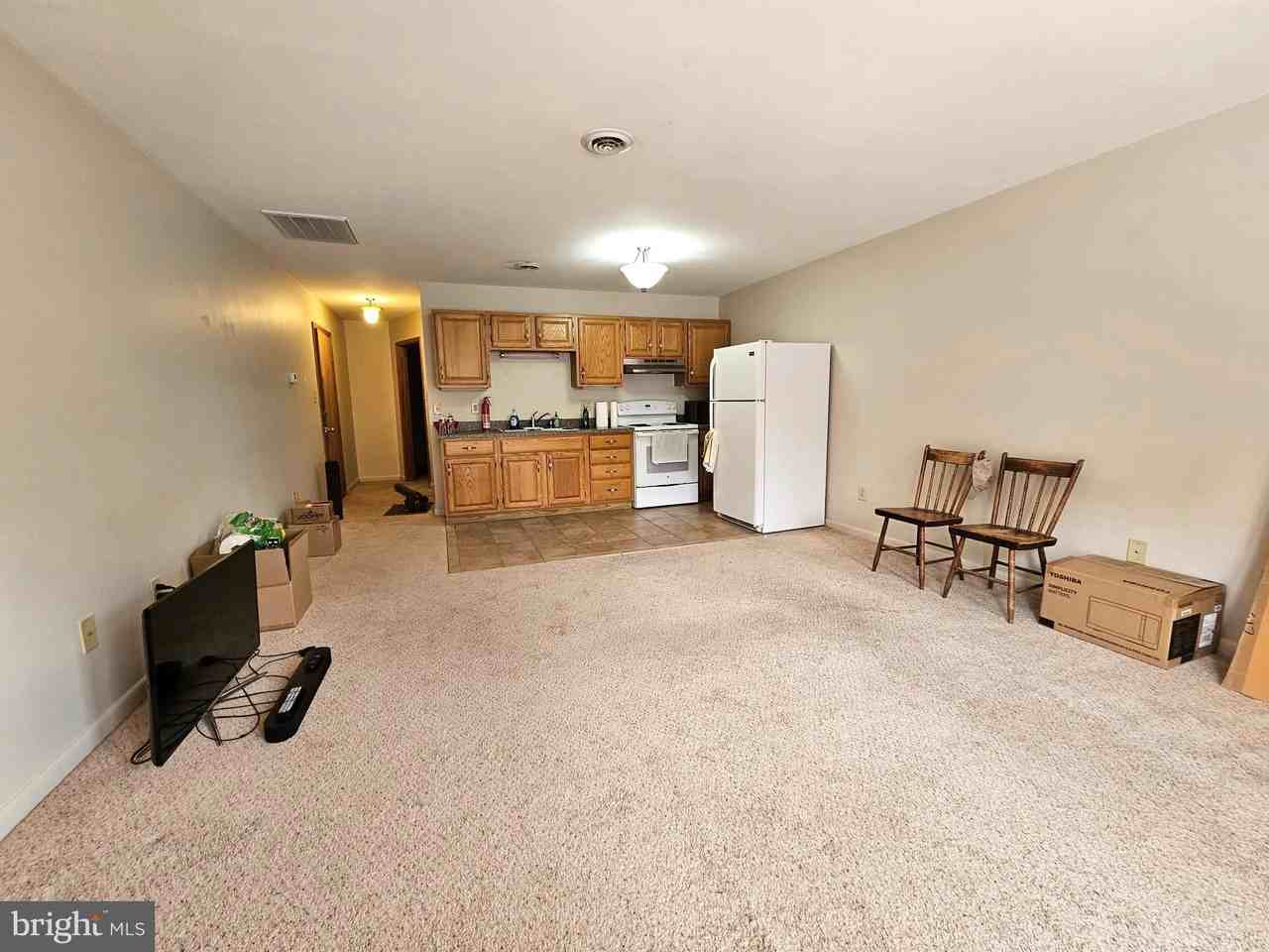 21 Fairfax St #B - Photo 3 of 7