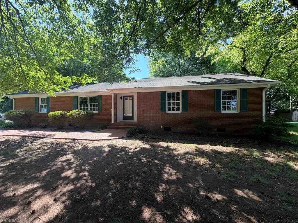 5701 Cates Dr - Photo 3 of 49