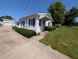featured image of 905 E 8th St S #1