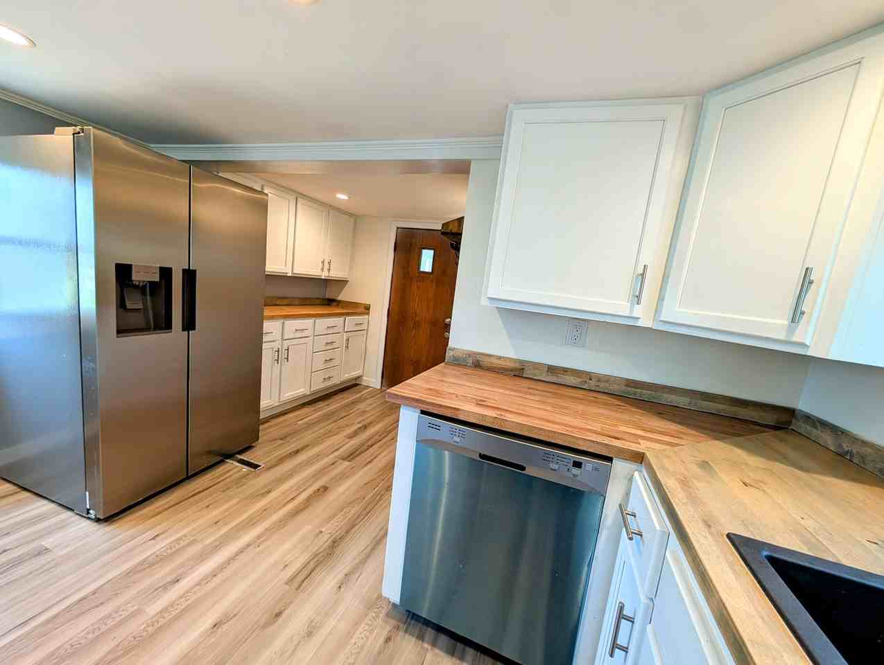 905 E 8th St S #1 - Photo 5 of 14