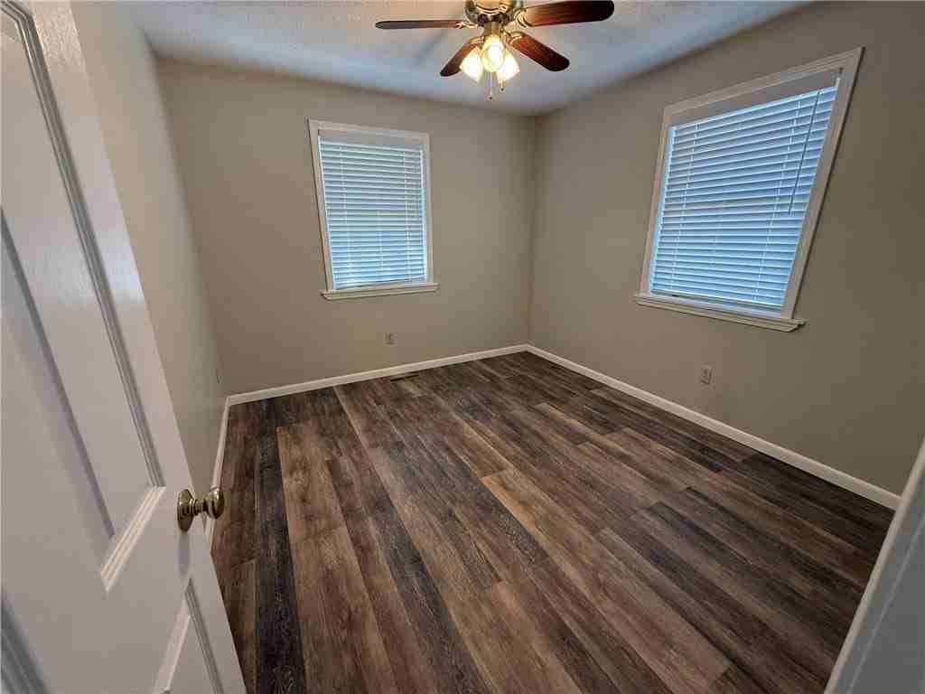 238 Brock Rd - Photo 4 of 9
