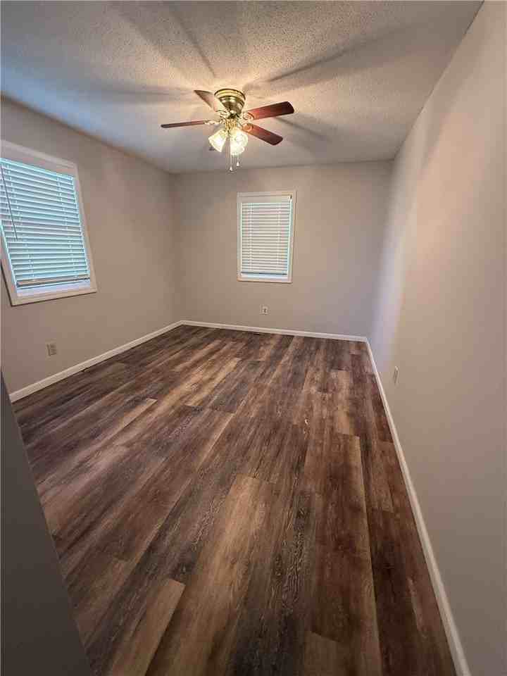 238 Brock Rd - Photo 6 of 9
