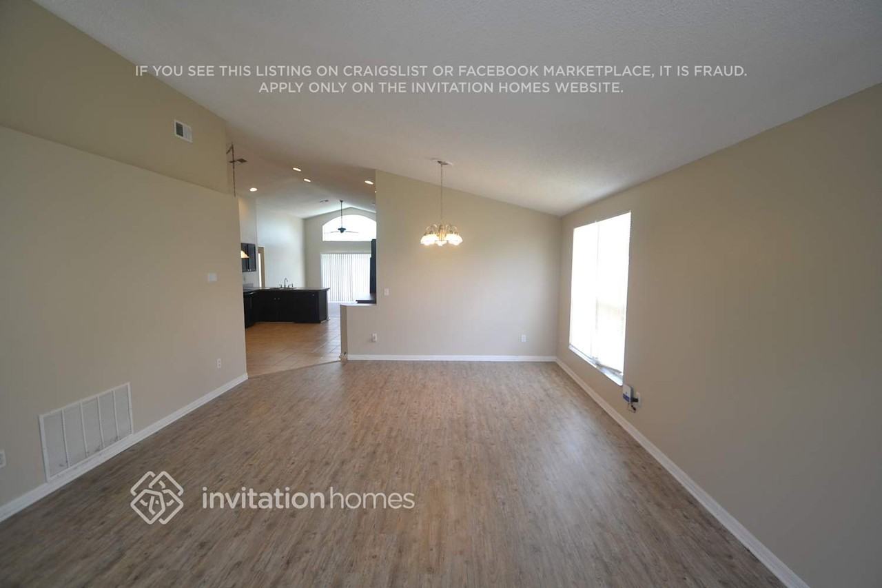 1016 Durango Loop St - Photo 3 of 11