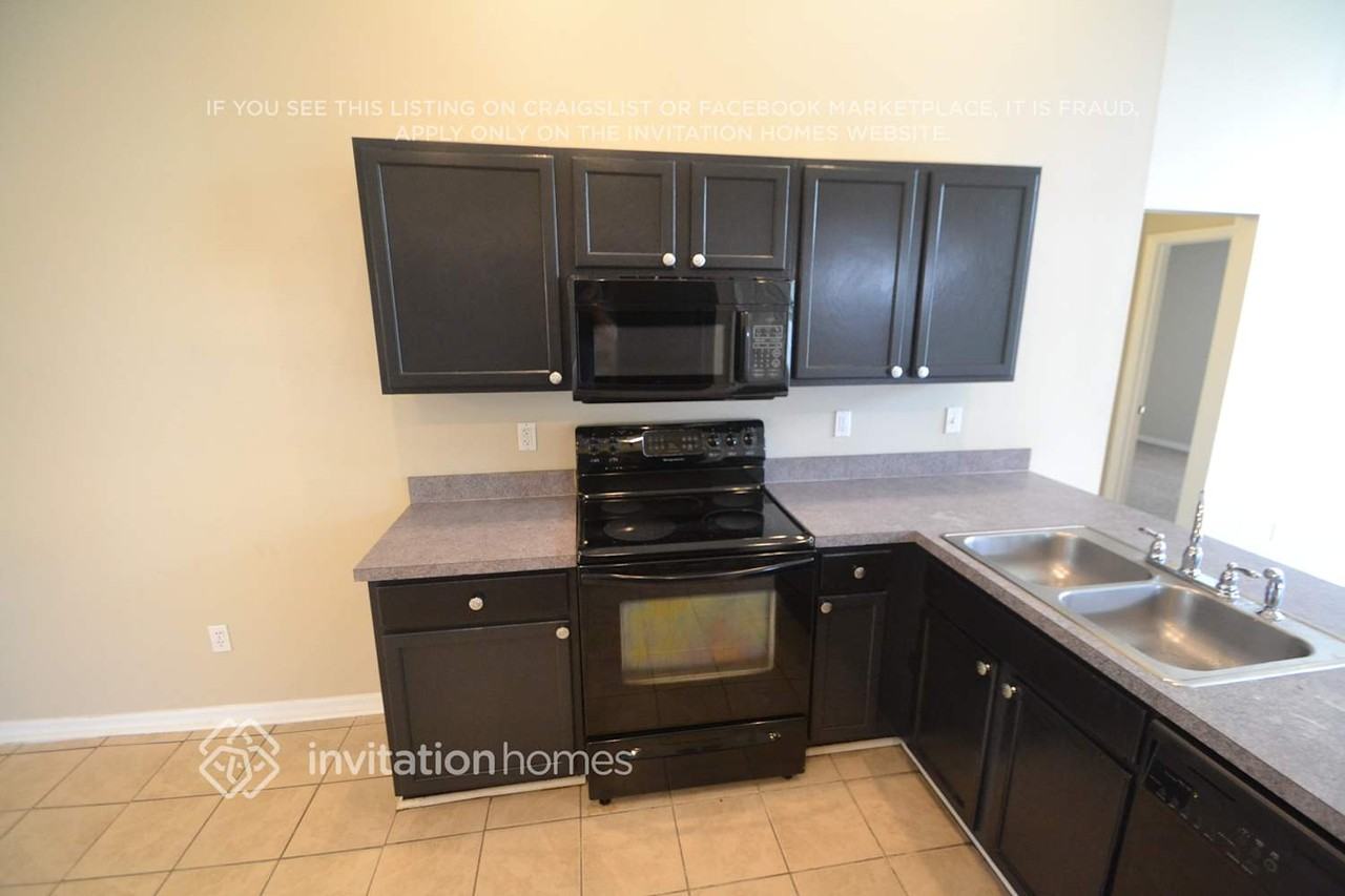 1016 Durango Loop St - Photo 5 of 11
