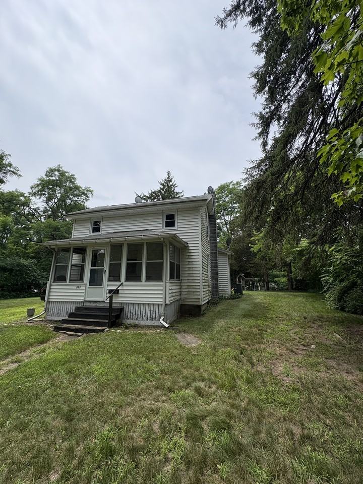 825 Burr Oak St #1 - Photo 2 of 30