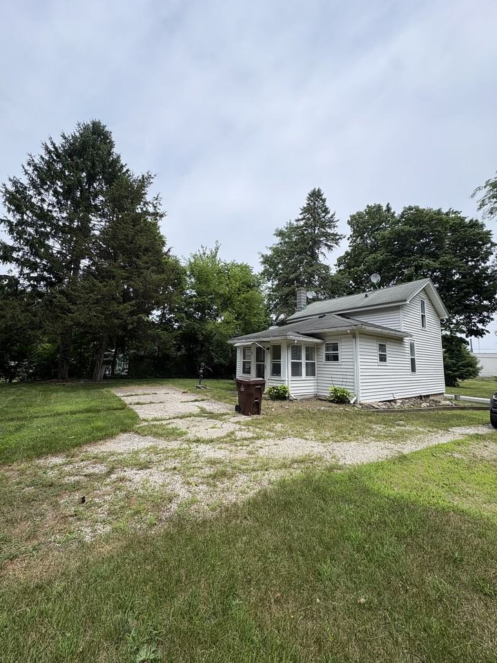 825 Burr Oak St #1 - Photo 4 of 30