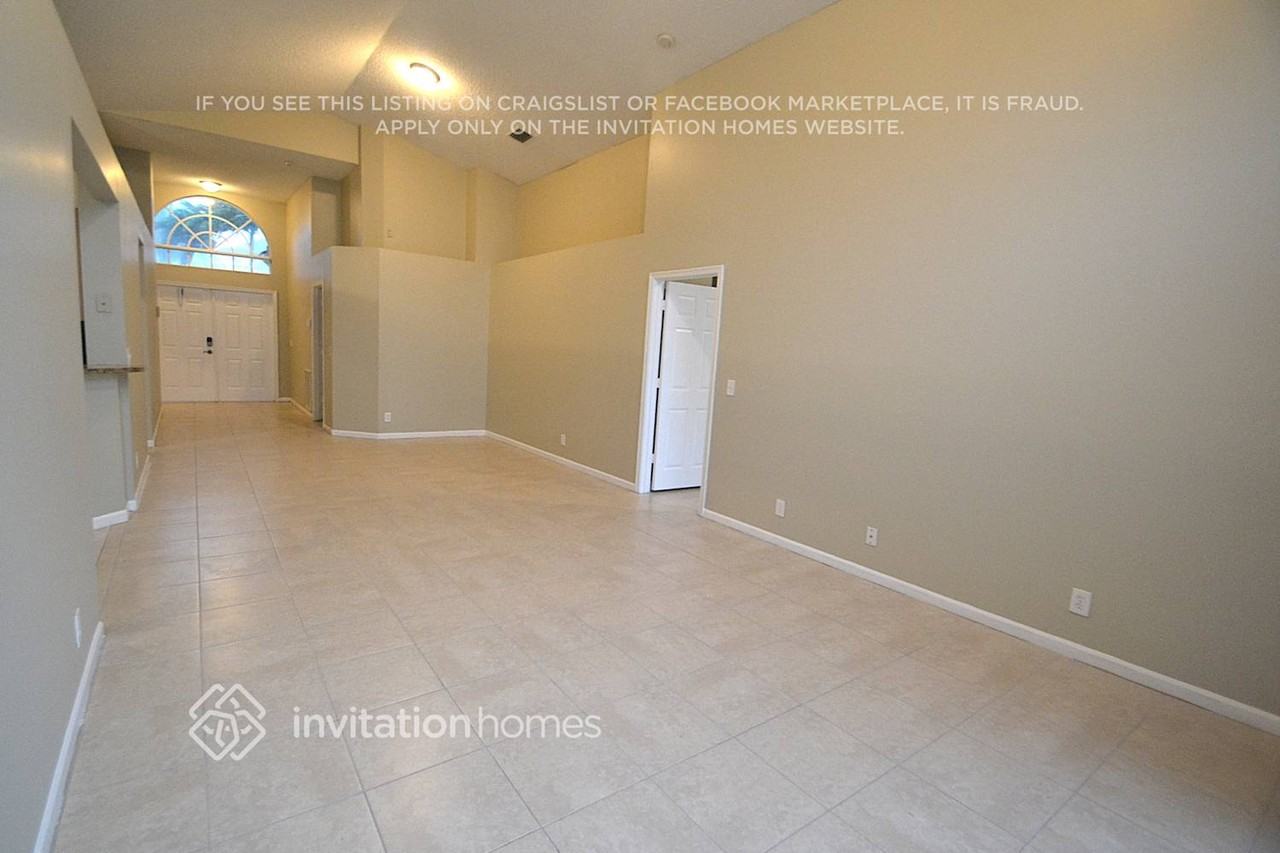 7704 Thornlee Dr - Photo 2 of 14