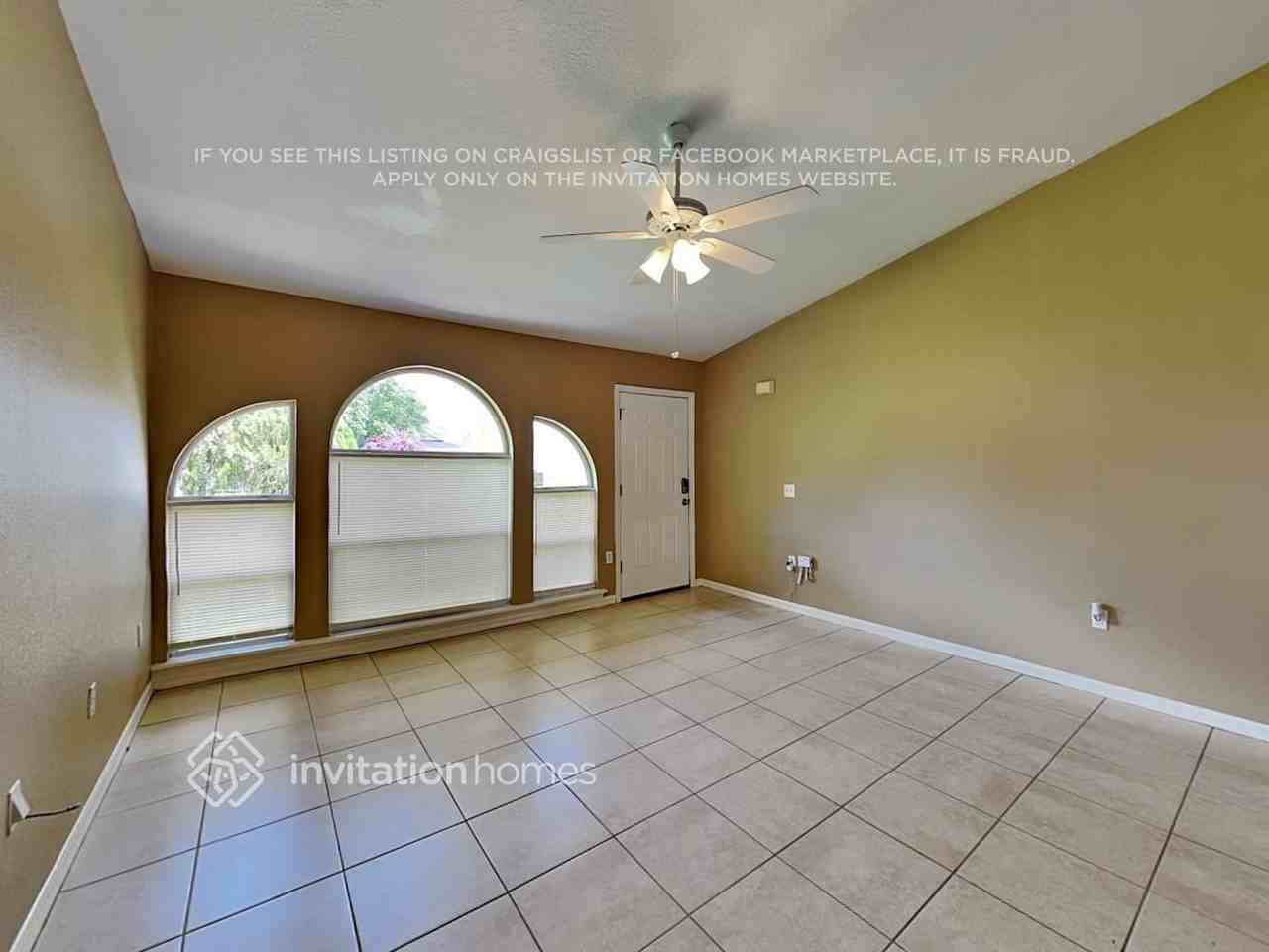 703 Martin Ln - Photo 3 of 17