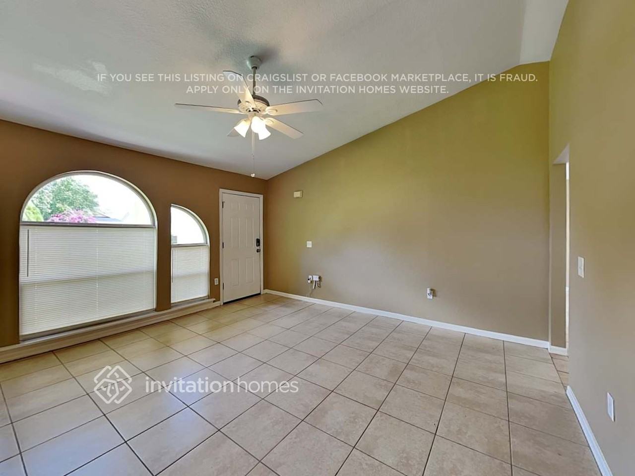 703 Martin Ln - Photo 4 of 17
