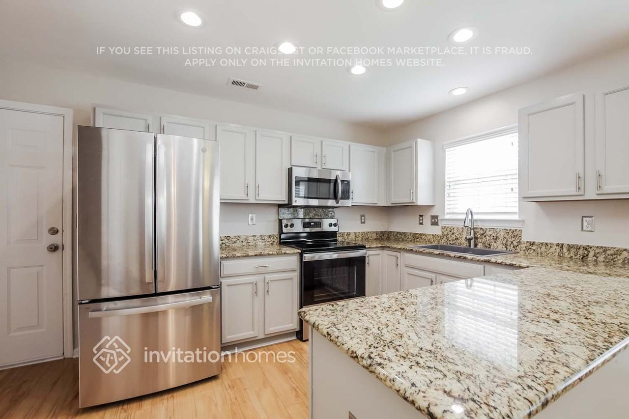 10920 Harmony Glen Ct - Photo 4 of 16