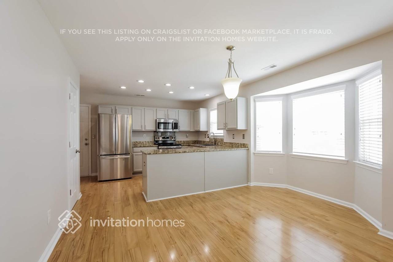 10920 Harmony Glen Ct - Photo 5 of 16