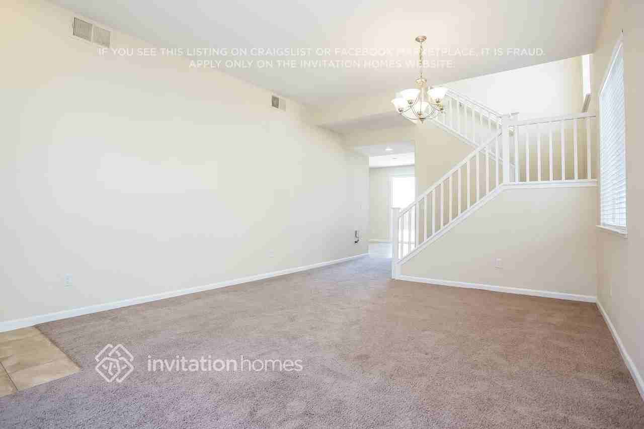 4064 Heaton Ct - Photo 4 of 14