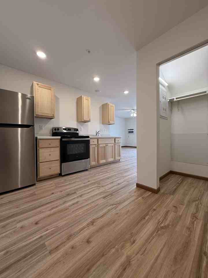 821 Adams Ct #504 - Photo 2 of 6