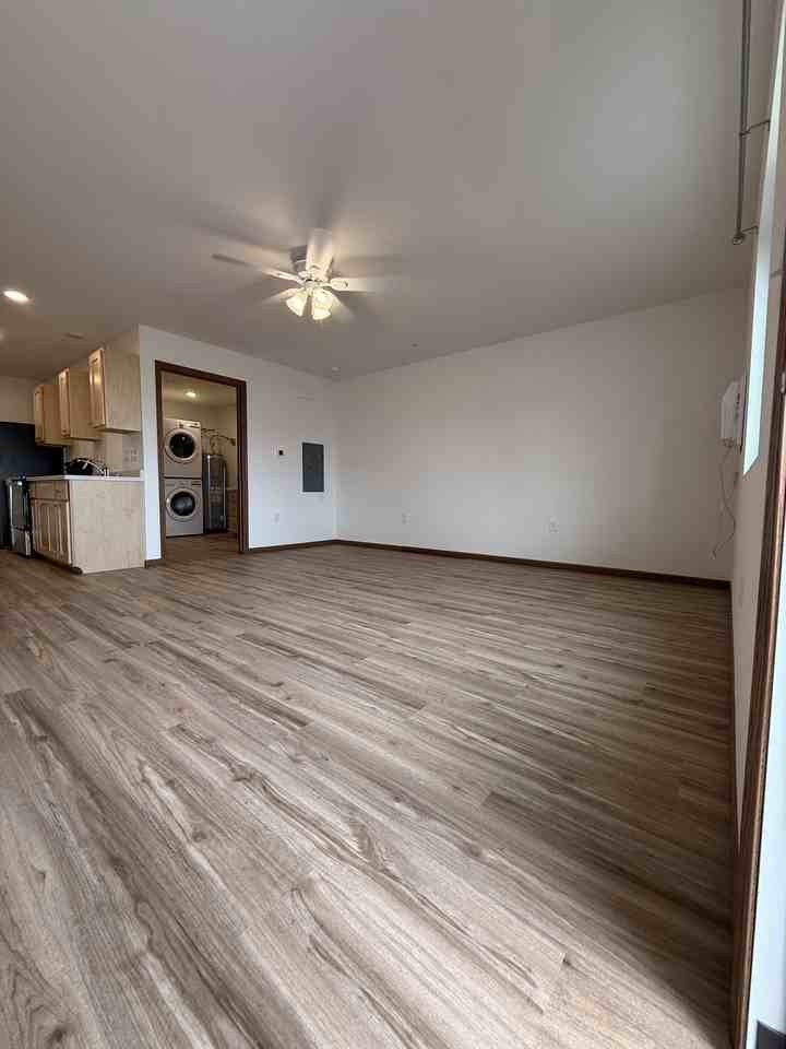 821 Adams Ct #504 - Photo 3 of 6