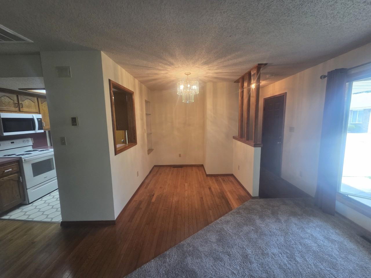 2065 S Kentwood Ave #1 - Photo 4 of 11