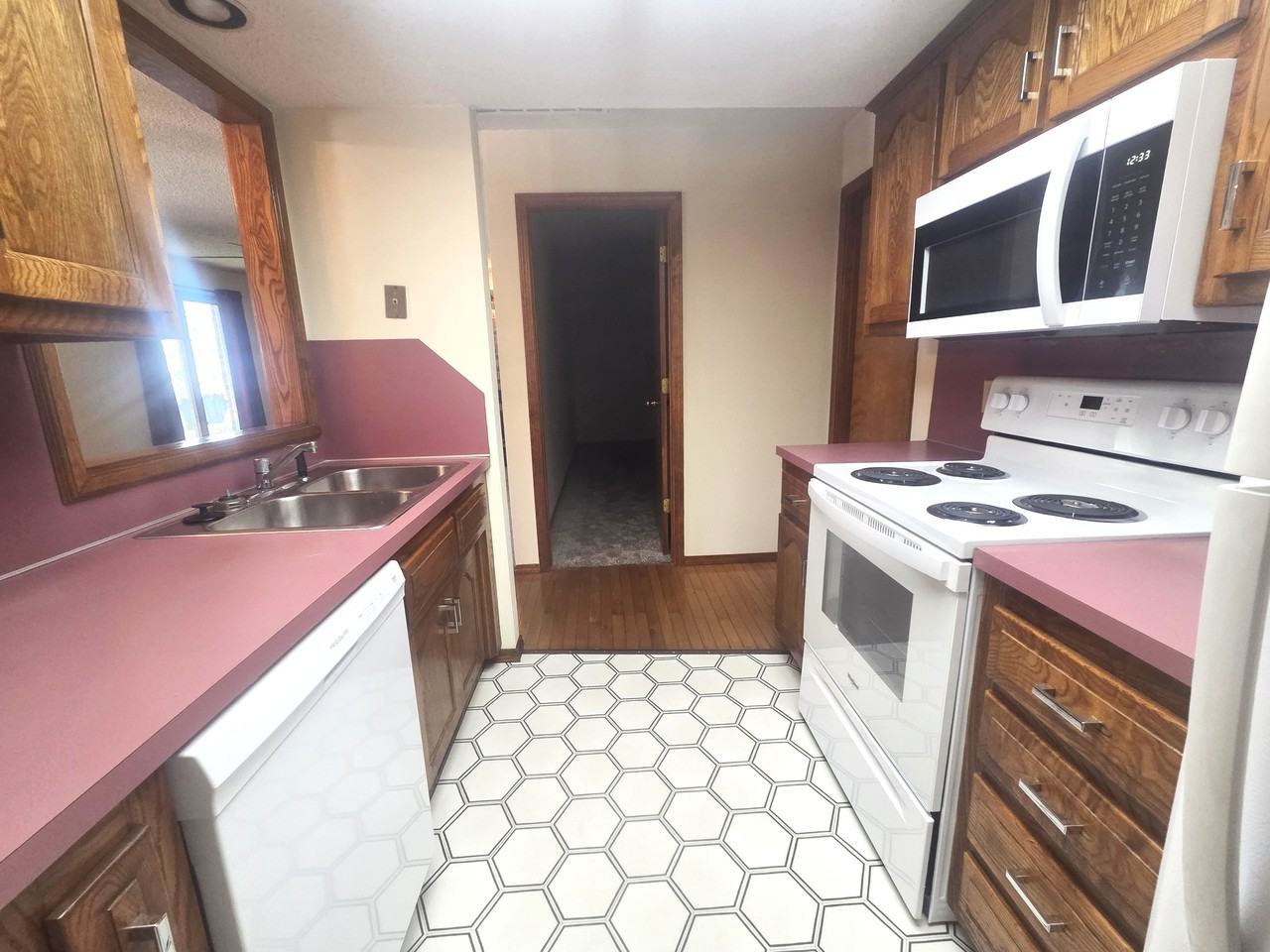 2065 S Kentwood Ave #1 - Photo 5 of 11