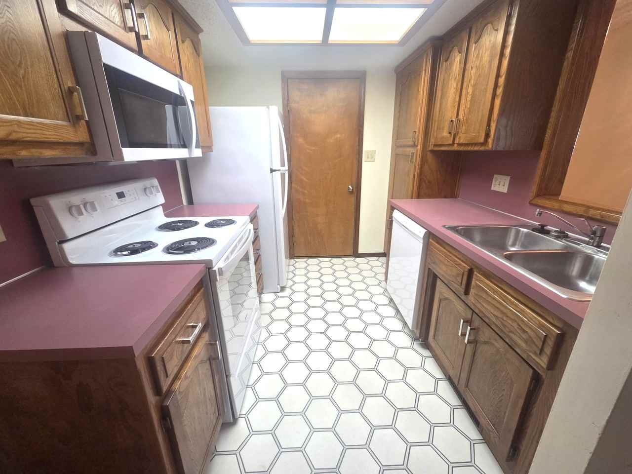 2065 S Kentwood Ave #1 - Photo 6 of 11