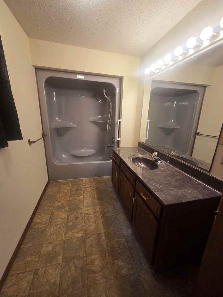2065 S Kentwood Ave #1 - Photo 7 of 11
