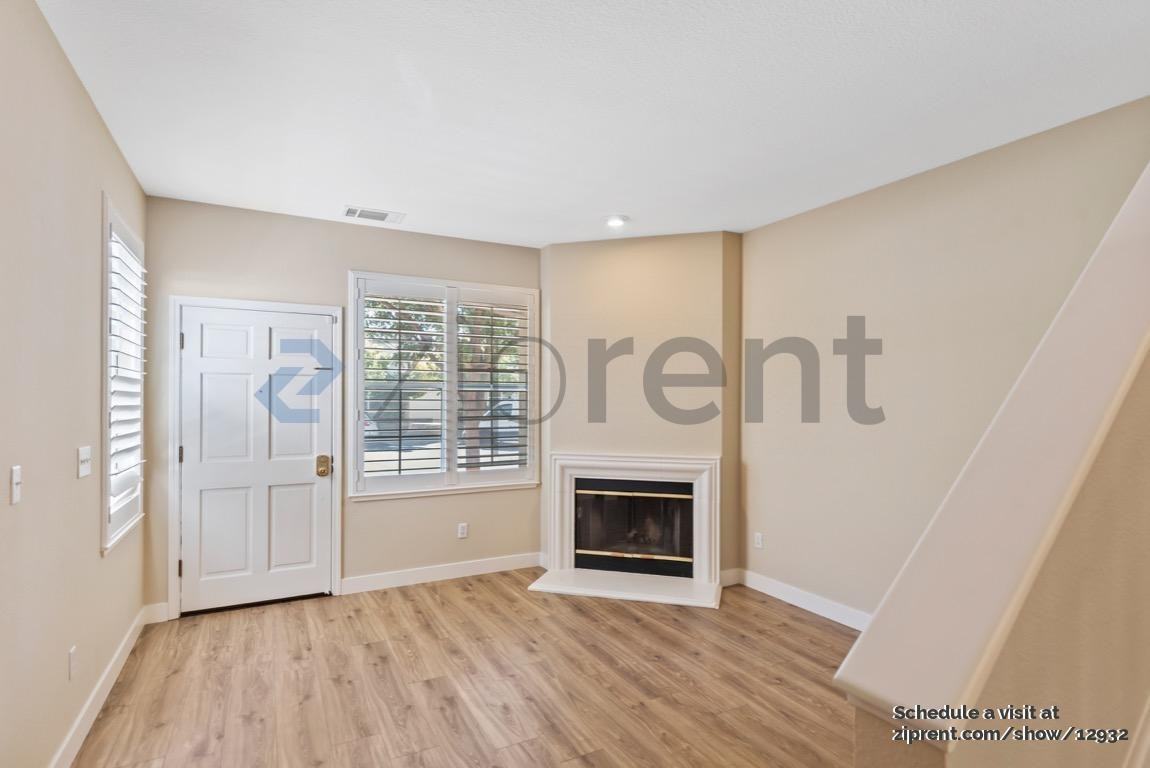 139 Concord Cir - Photo 3 of 24