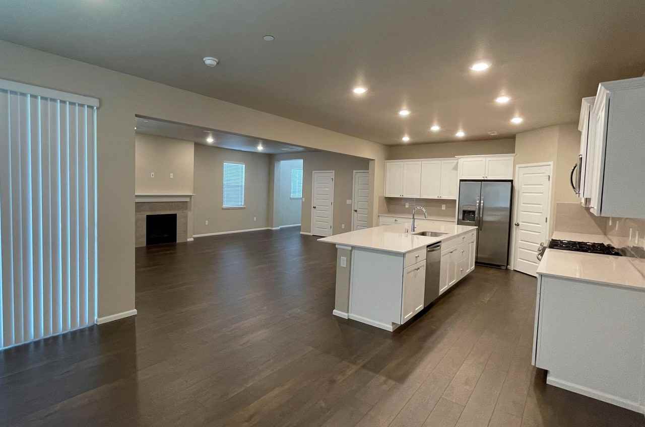 1037 Timberline Ave #1 - Photo 6 of 21