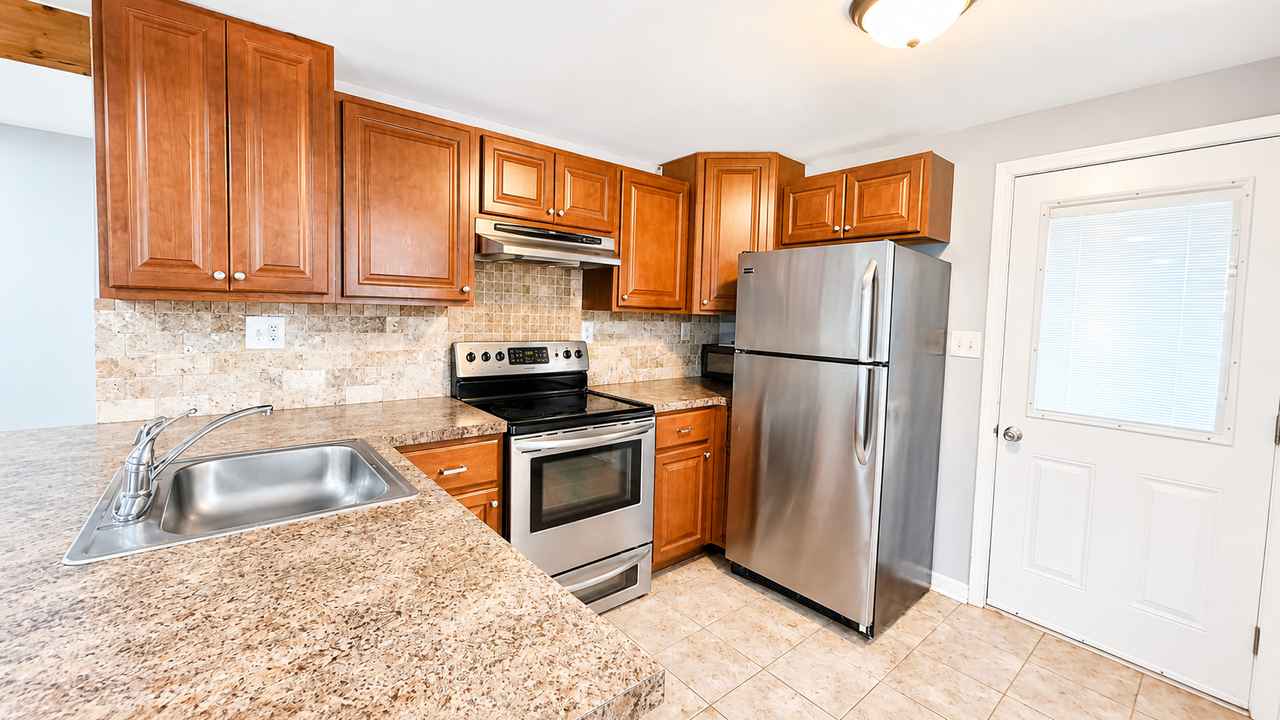 7072 Center St #72A - Photo 4 of 16