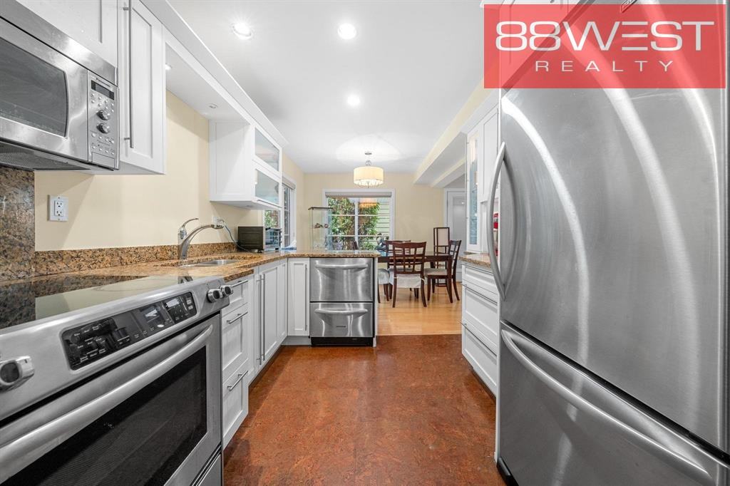 3990 Delbrook Avenue - Photo 5 of 13