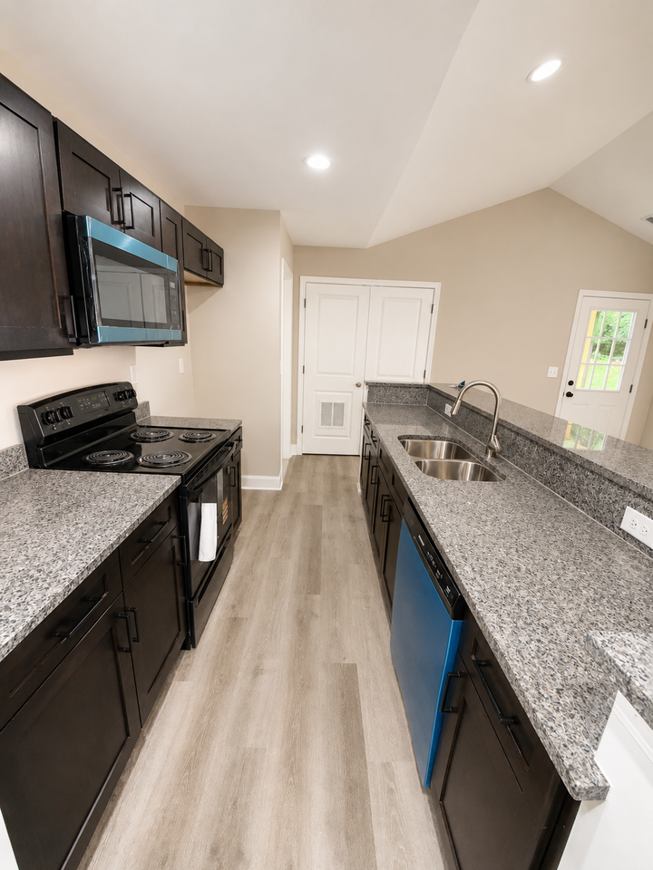 919 Roosevelt St #1 - Photo 4 of 5
