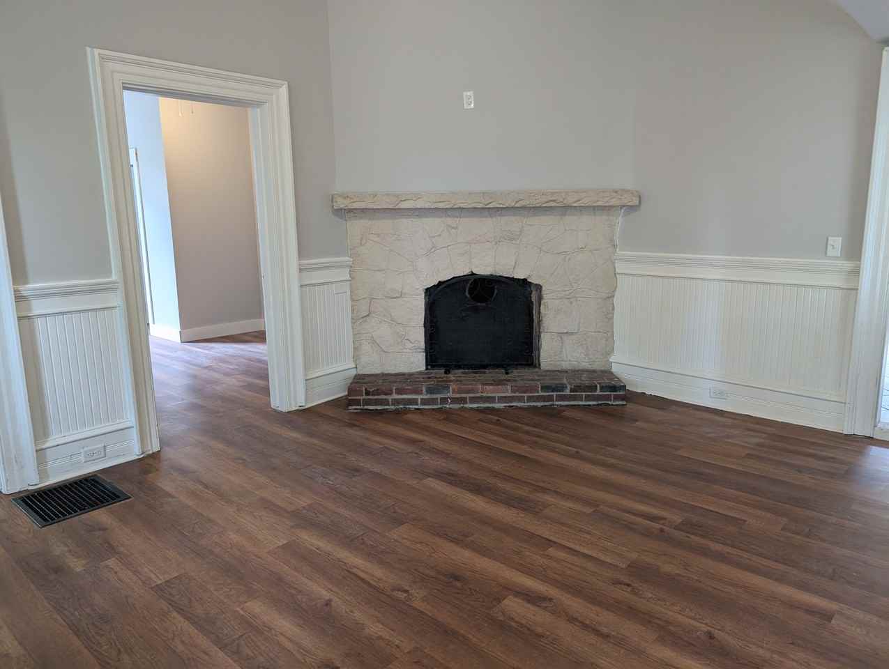 1907 Pendleton St #2 - Photo 3 of 31
