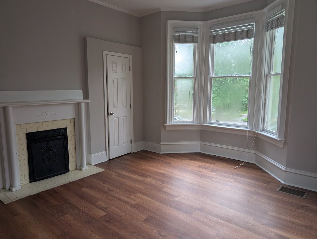 1907 Pendleton St #2 - Photo 4 of 31