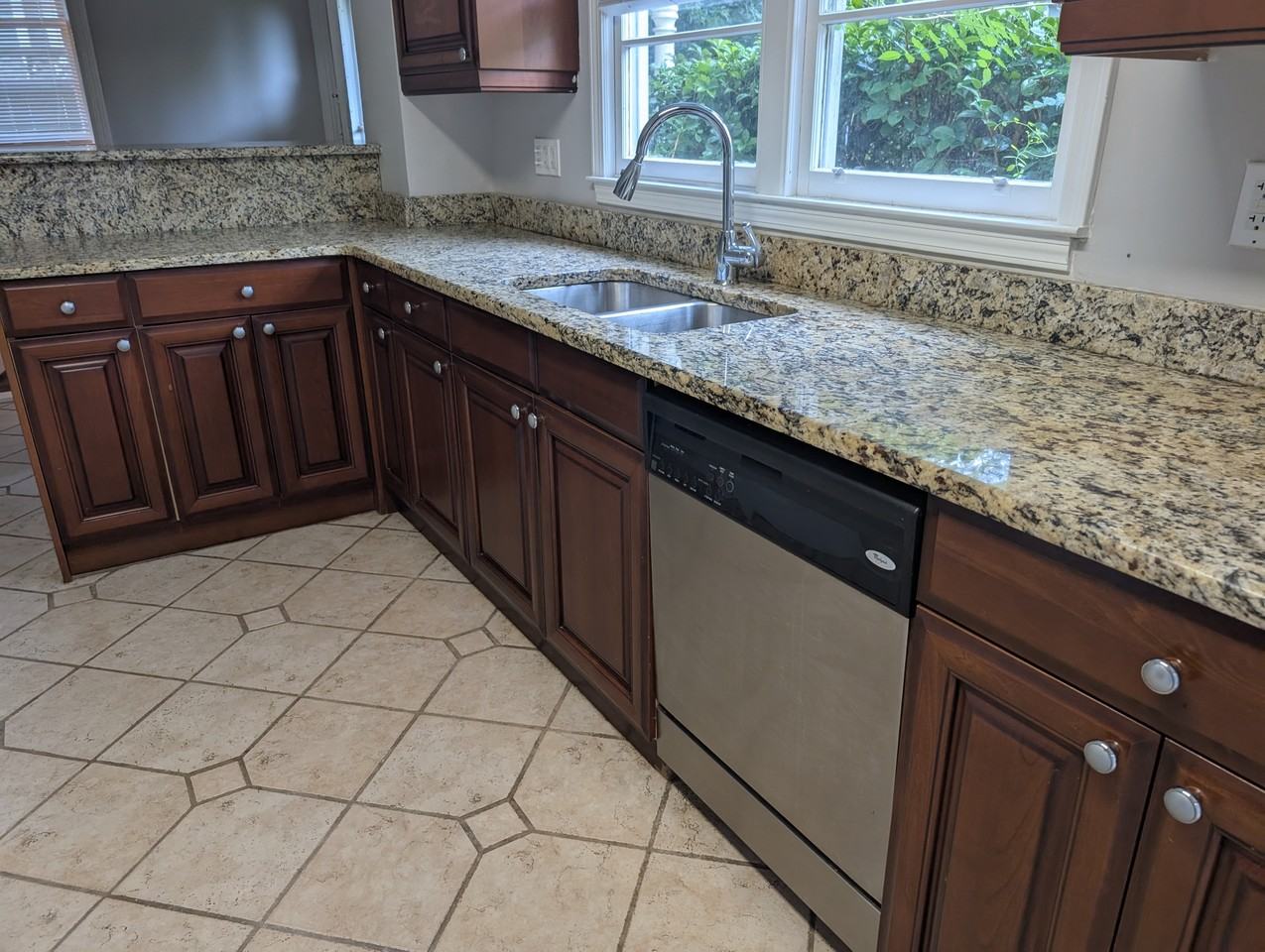 1907 Pendleton St #2 - Photo 7 of 31
