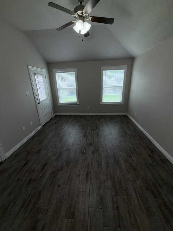 3344 Berkshire Drive - Photo 2 of 8
