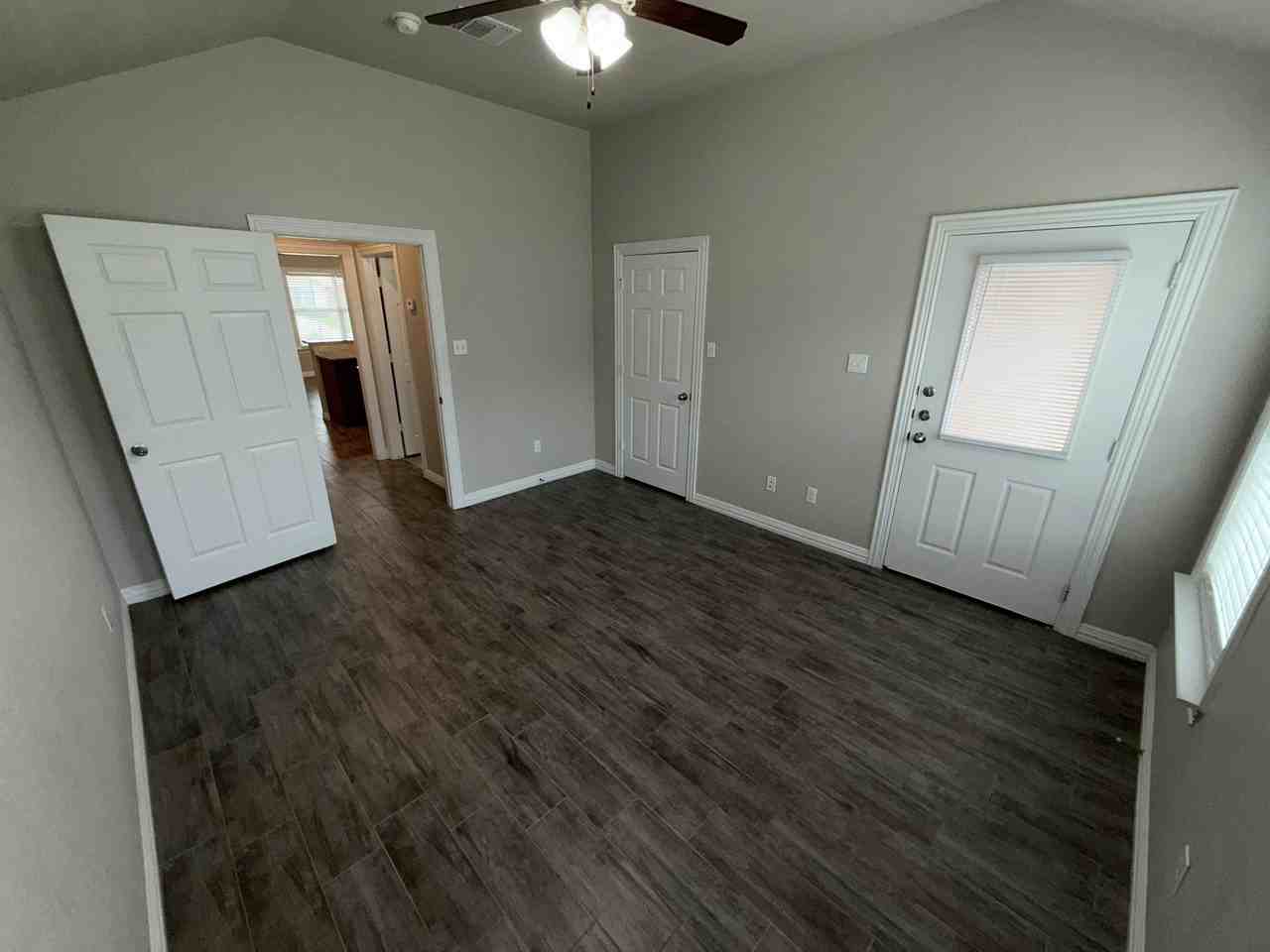 3344 Berkshire Drive - Photo 3 of 8