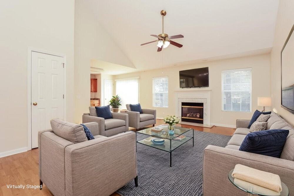 2313 Leighton Way - Photo 4 of 19