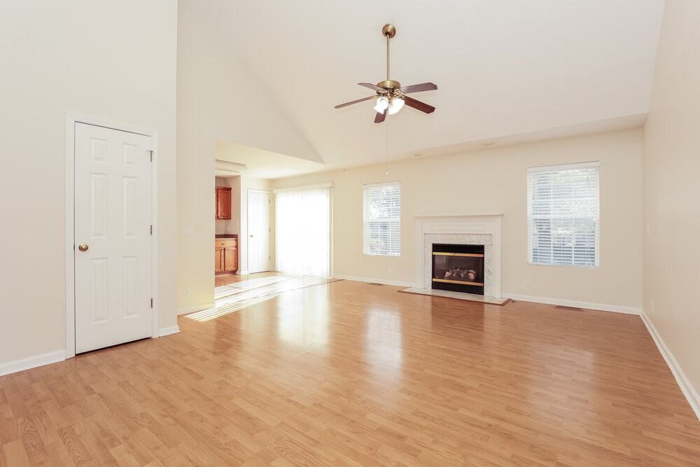 2313 Leighton Way - Photo 5 of 19