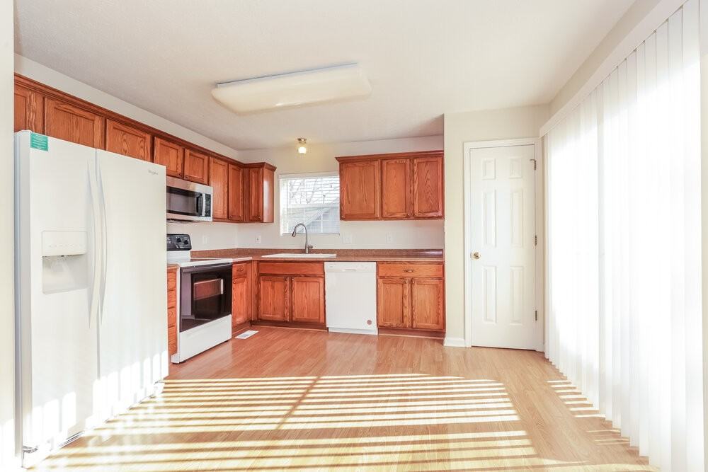 2313 Leighton Way - Photo 7 of 19