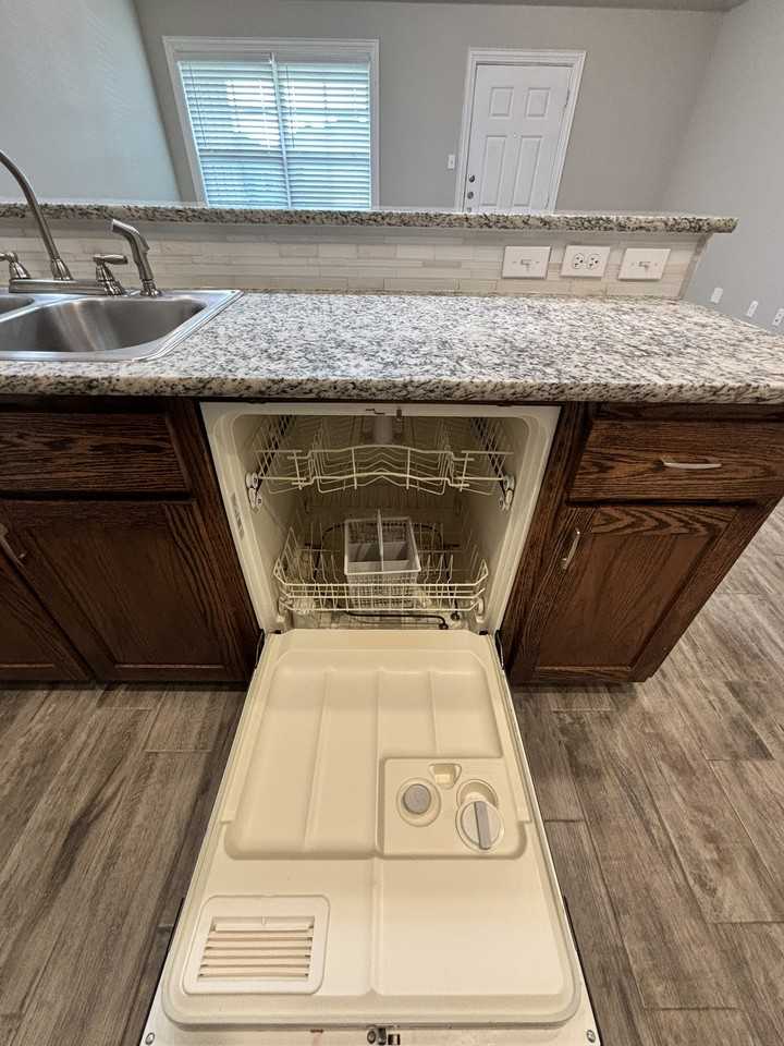 3340 Bordon Drive - Photo 4 of 21