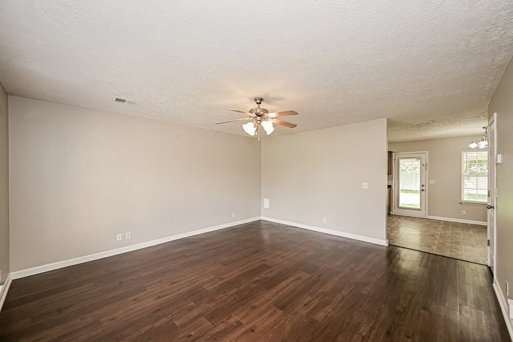 3746 Maya Dr - Photo 5 of 17