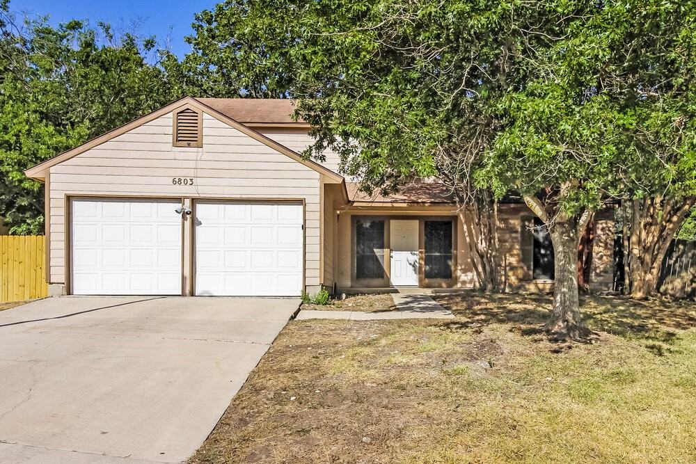 6803 Highland Blf